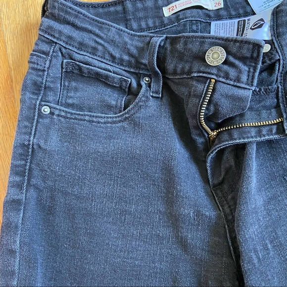 Levi’s High Rise Skinny - Picture 6 of 7